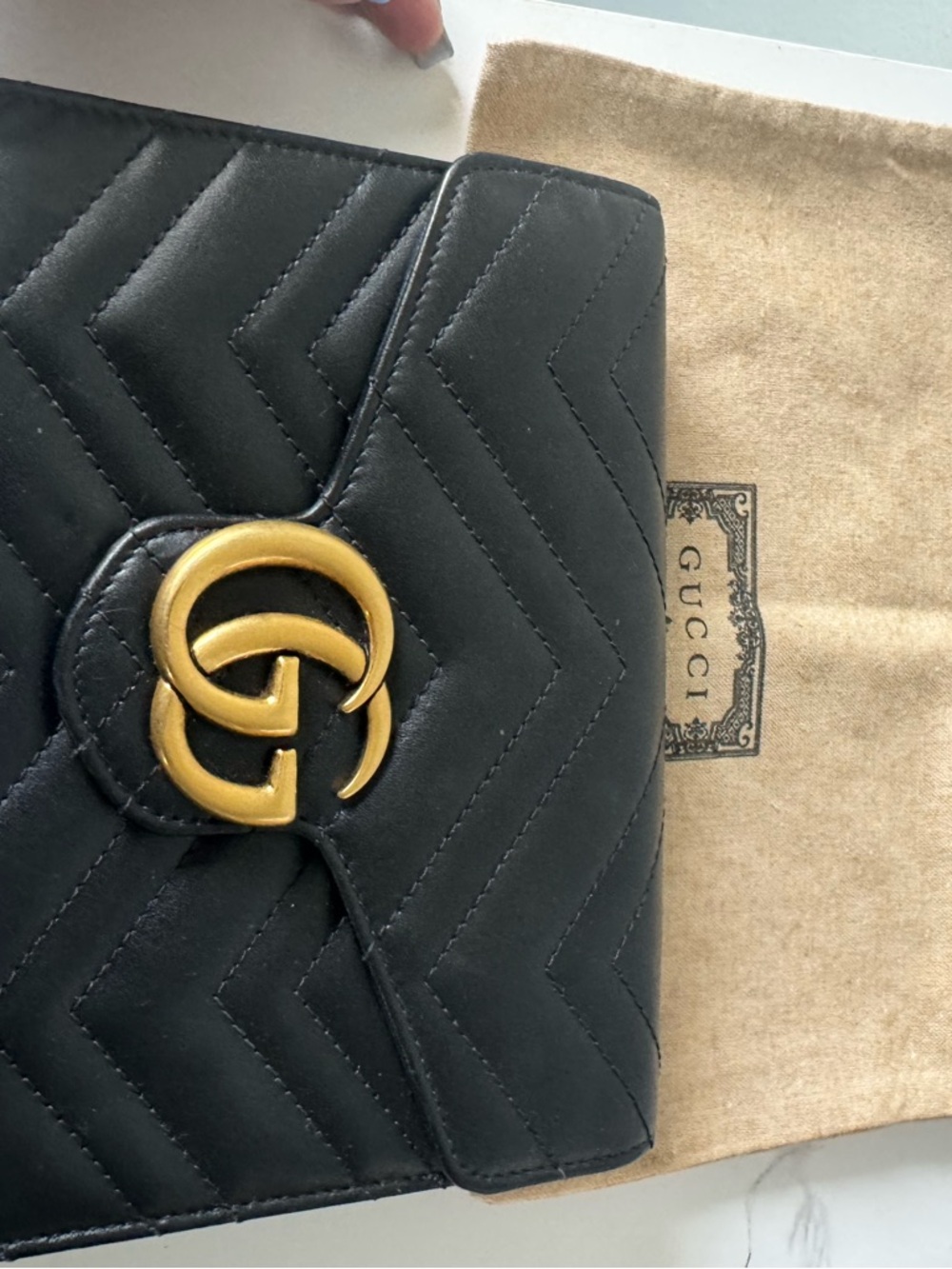 Gucci Black Chevron Matelassé Shoulder Bag with Gold Hardware - Picture 4 of 5